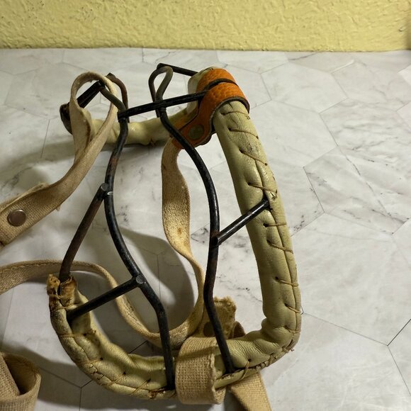 Vintage Catcher’s Mask MacGregor G916, 1940s Metal, Leather Padding Canvas Strap - Picture 3 of 9